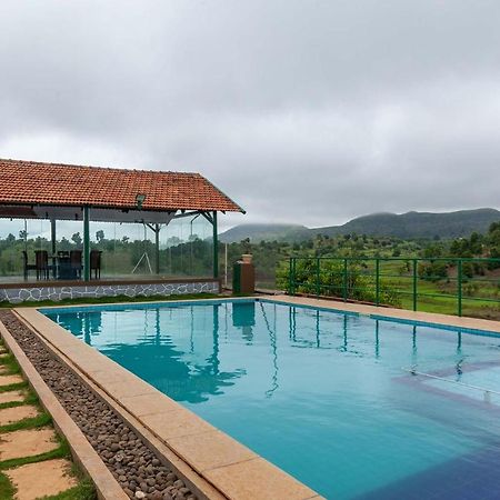 Stayvista'S Ficus Farms - Mountain-View Haven With Rustic Artsy Interiors, Outdoor Pool, Glasshouse, Home Theatre & Karaoke Delight إيغاتبوري المظهر الخارجي الصورة
