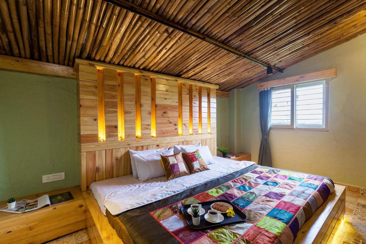 Stayvista'S Ficus Farms - Mountain-View Haven With Rustic Artsy Interiors, Outdoor Pool, Glasshouse, Home Theatre & Karaoke Delight إيغاتبوري المظهر الخارجي الصورة
